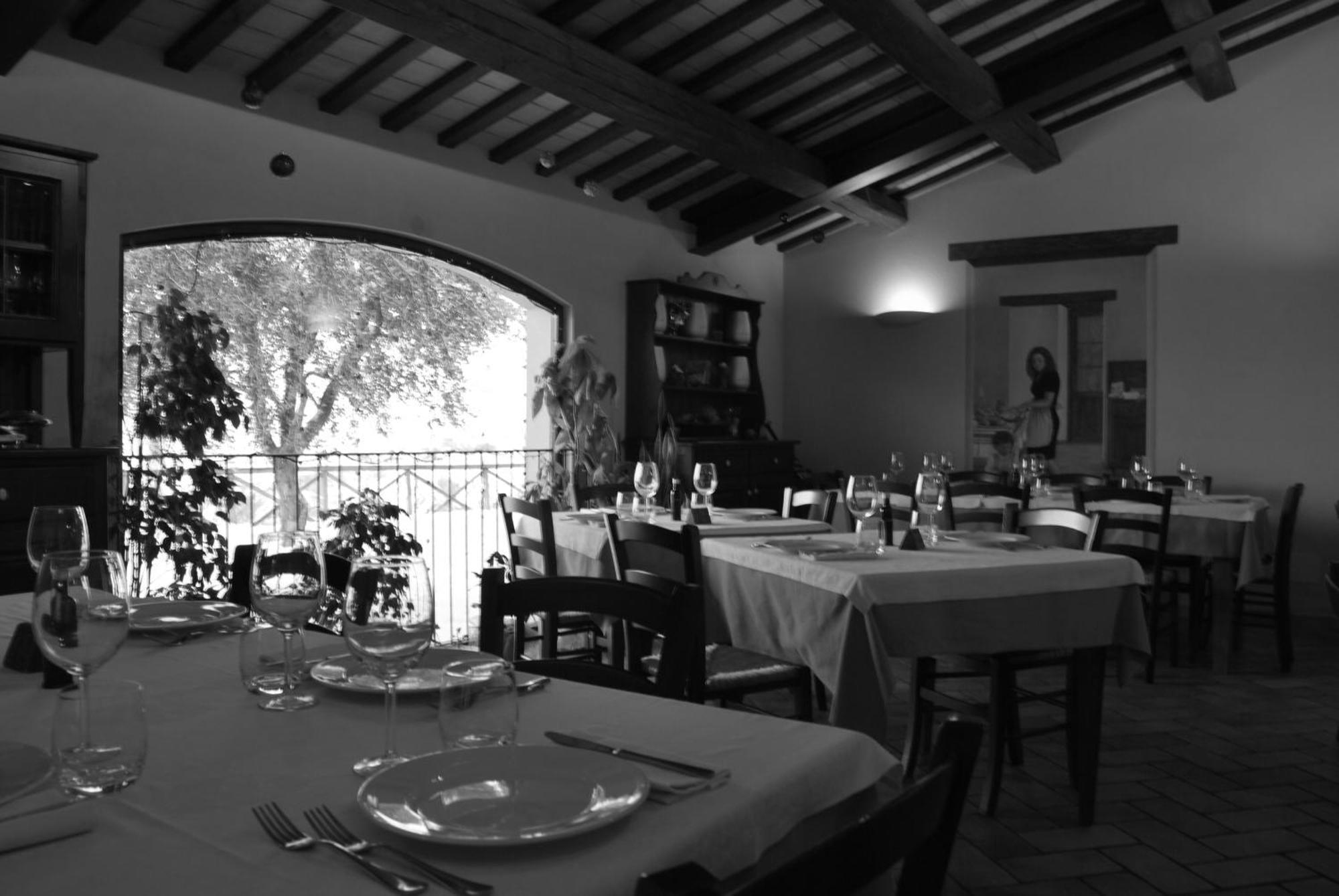 Cadabo Villa Montecarotto Exterior photo