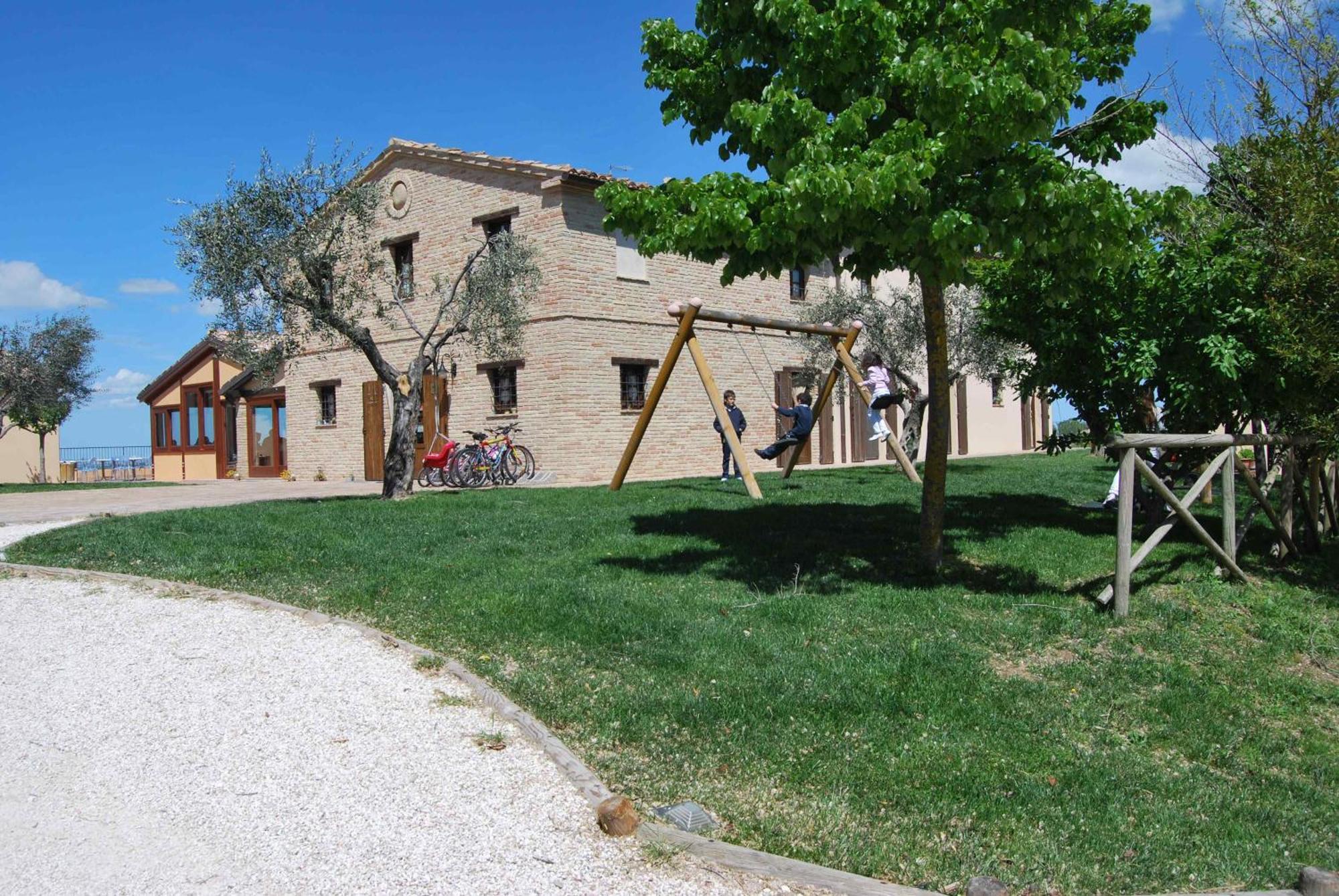 Cadabo Villa Montecarotto Exterior photo