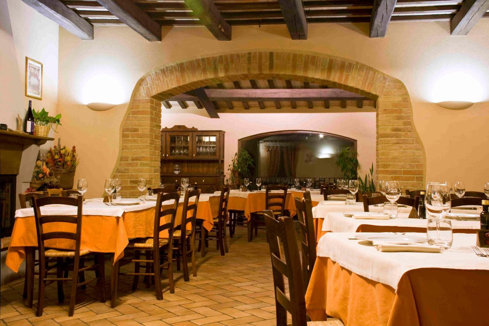 Cadabo Villa Montecarotto Exterior photo