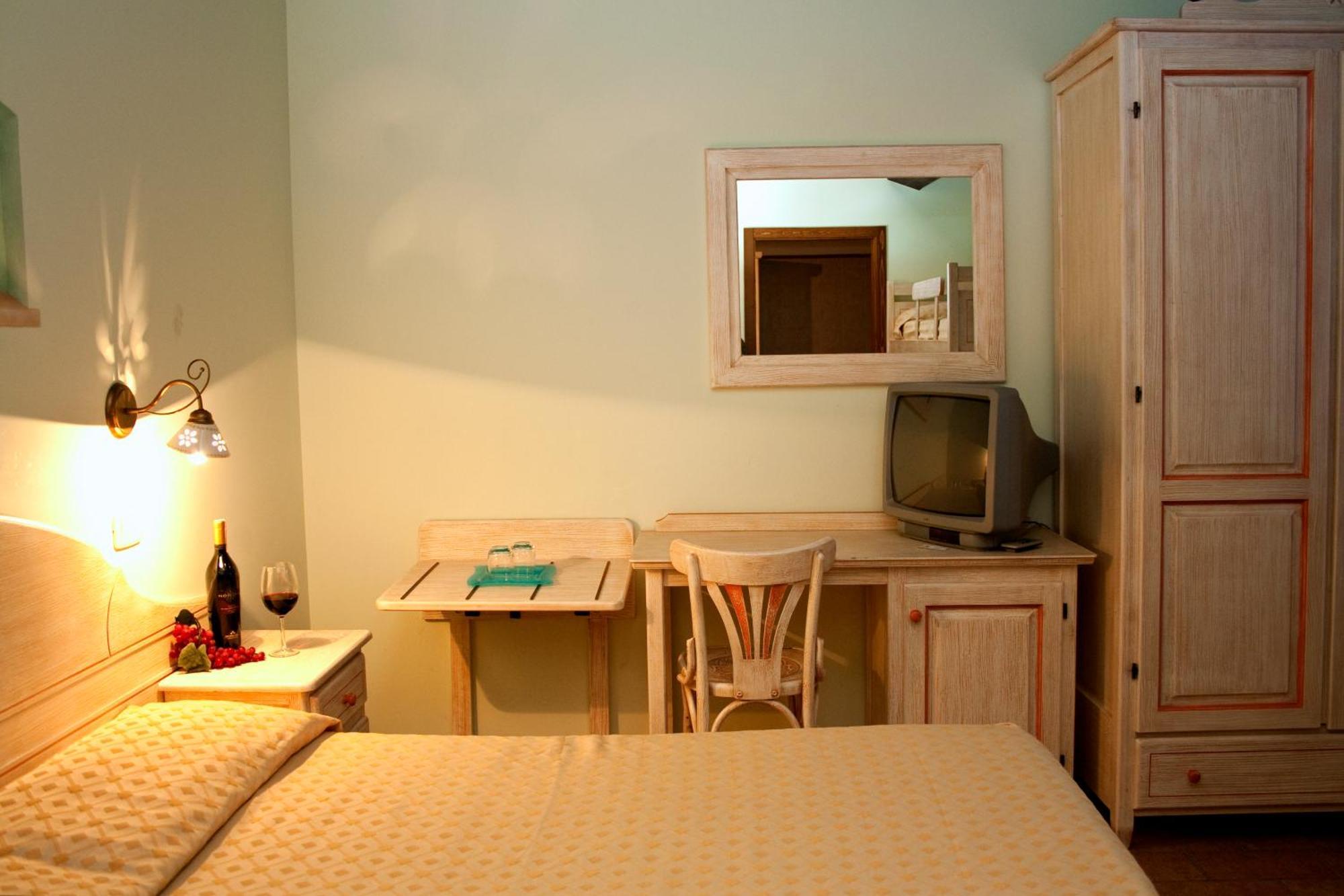 Cadabo Villa Montecarotto Room photo